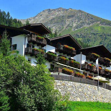 Hotel Jaegerhof San Leonardo in Passiria Luaran gambar