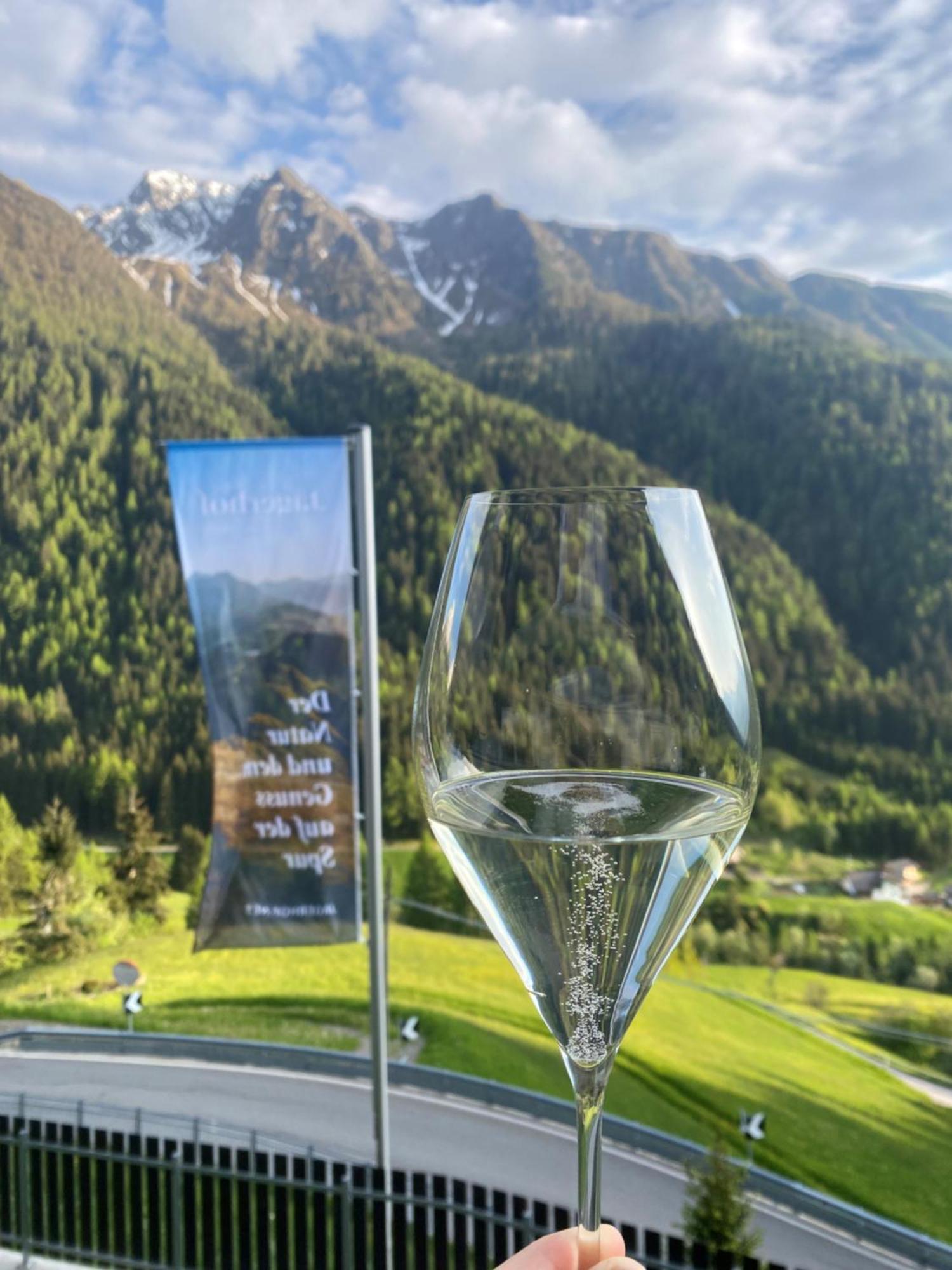 Hotel Jaegerhof San Leonardo in Passiria Luaran gambar