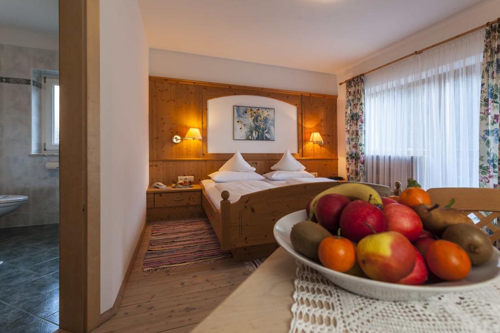 Hotel Jaegerhof San Leonardo in Passiria Luaran gambar